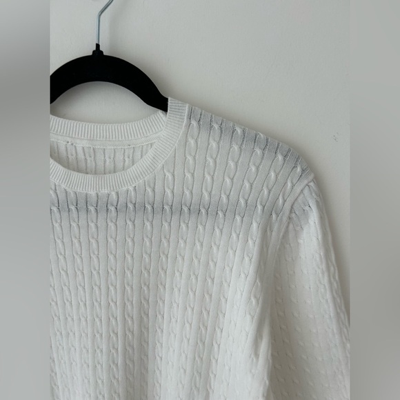 Minimalist white cable knit short sleeve sweater - Picture 2 of 7
